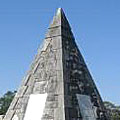 Click for pyramidal D.A.R. Monument photo